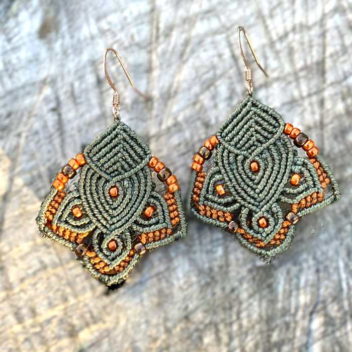 boucles d'oreilles lotus colorées Boucles d'oreilles fleur de lotus Boucles d'oreilles bohème