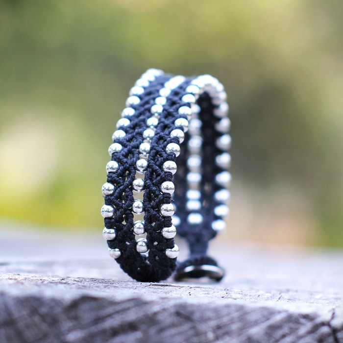 bracelet argent femme, bracelet femme argent, bracelet rock femme avec perles et bouton en argent 925